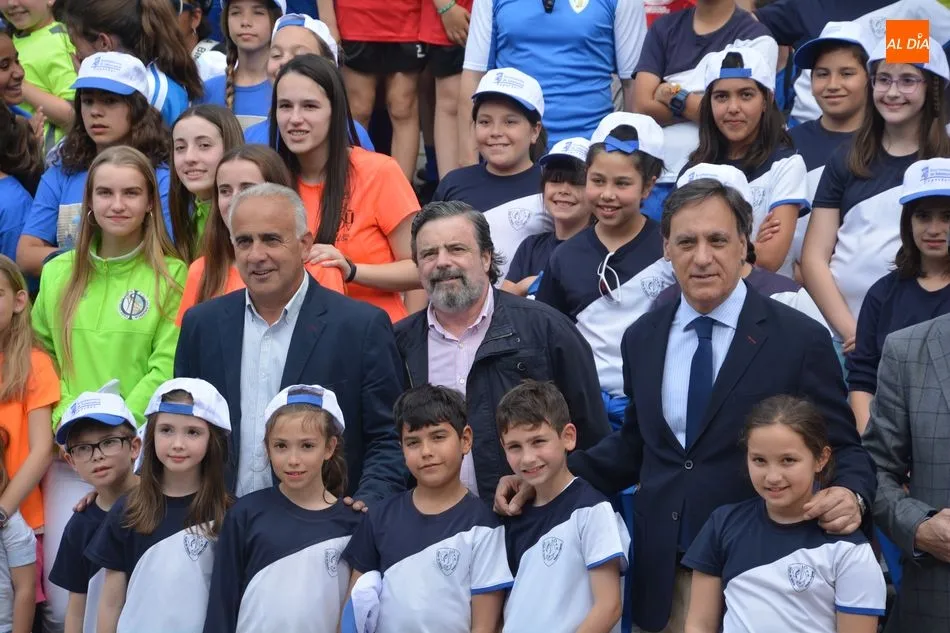 Foto 6 - Fiesta por todo lo alto en la entrega de premios de los Juegos Escolares