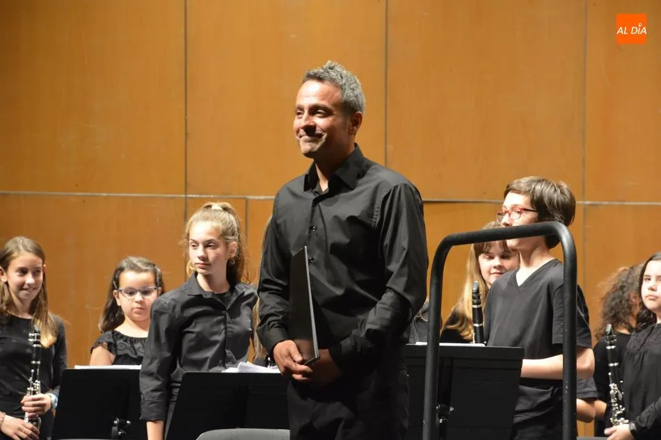 Foto 8 - Brillante concierto de las bandas del Conservatorio Profesional de M&uacute;sica en el CAEM