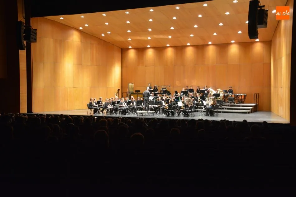 Foto 5 - Brillante concierto de las bandas del Conservatorio Profesional de M&uacute;sica en el CAEM