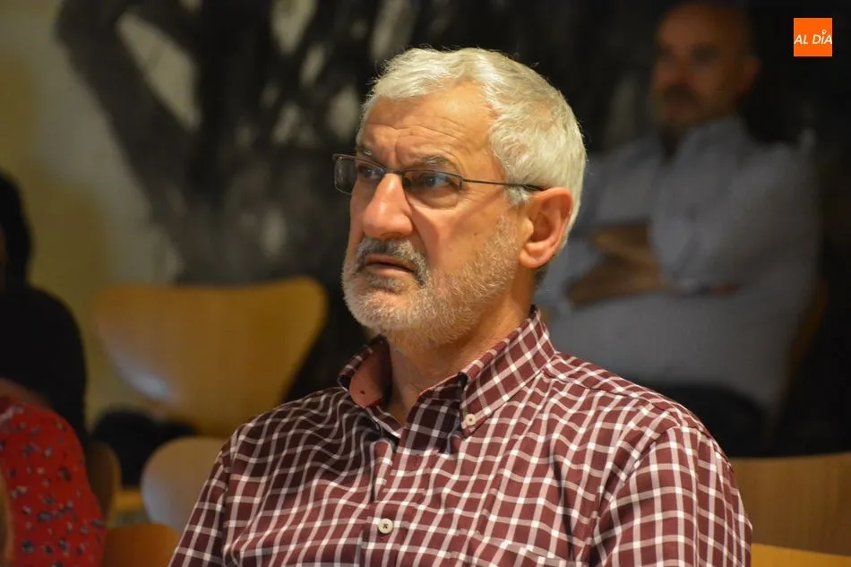 Foto 4 - Carlos Javier Salgado analiza en una charla la evoluci&oacute;n socioecon&oacute;mica de la&nbsp;Regi&oacute;n Leonesa  