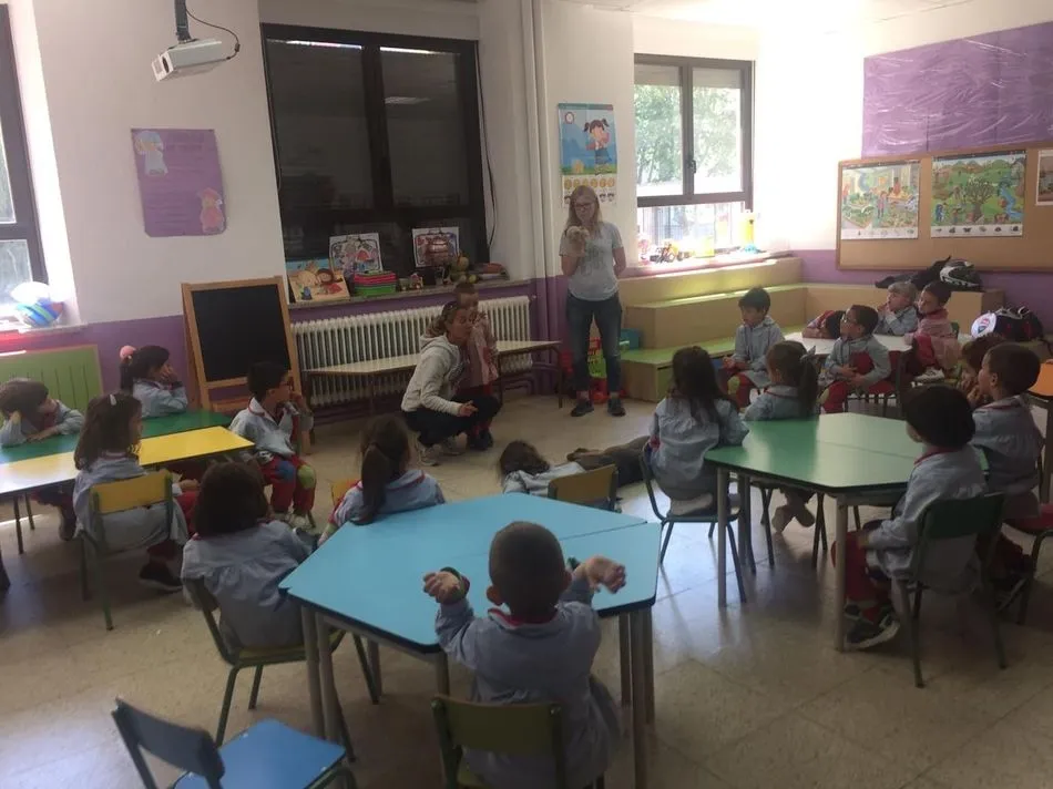 Foto 11 - Los alumnos de 2&ordm; de Infantil de Trinitarios aprenden a cuidar mascotas  