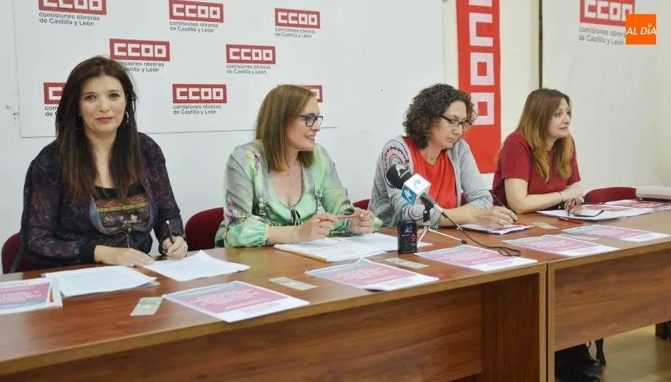 Elena Calderón García, secretaria general de CCOO-FE CyL, Nuria Benito Manjón, secretaria de Política Educativa, y Laura Mayo Velayos, secretaria general de CCOO-FE en Salamanca. Foto de Lydia González