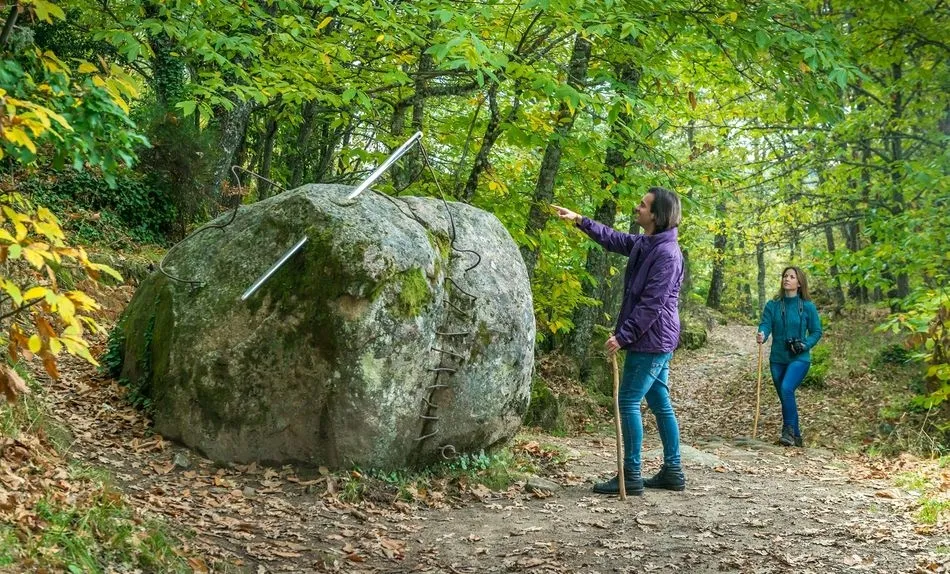 Camino Asentadero-Bosque de los Espejos, que une San Martín del Castañar, Las Casas del Conde y Sequeros