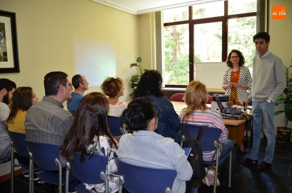 Foto 2 - Unos 15 alumnos participan estos d&iacute;as en un curso gratuito de portugu&eacute;s destinado al sector de la ...