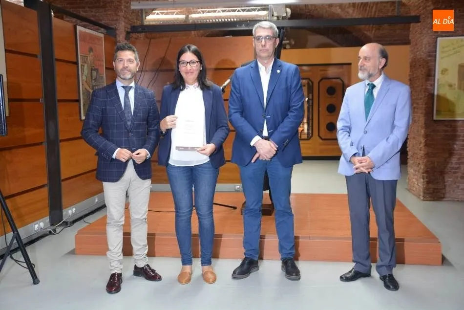 Foto 7 - El Museo del Comercio acoge la exposici&oacute;n del IX Concurso de Fotograf&iacute;as sobre zapater&iacute;as
