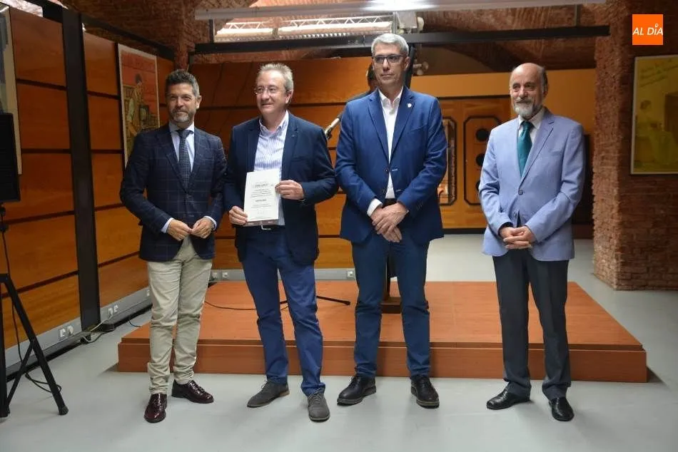 Foto 6 - El Museo del Comercio acoge la exposici&oacute;n del IX Concurso de Fotograf&iacute;as sobre zapater&iacute;as
