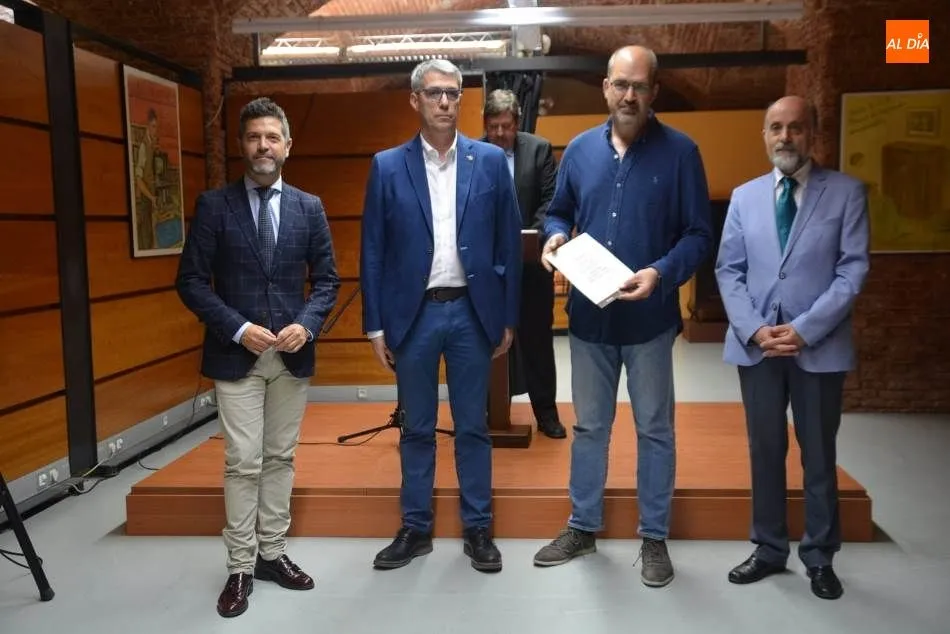 Foto 2 - El Museo del Comercio acoge la exposici&oacute;n del IX Concurso de Fotograf&iacute;as sobre zapater&iacute;as