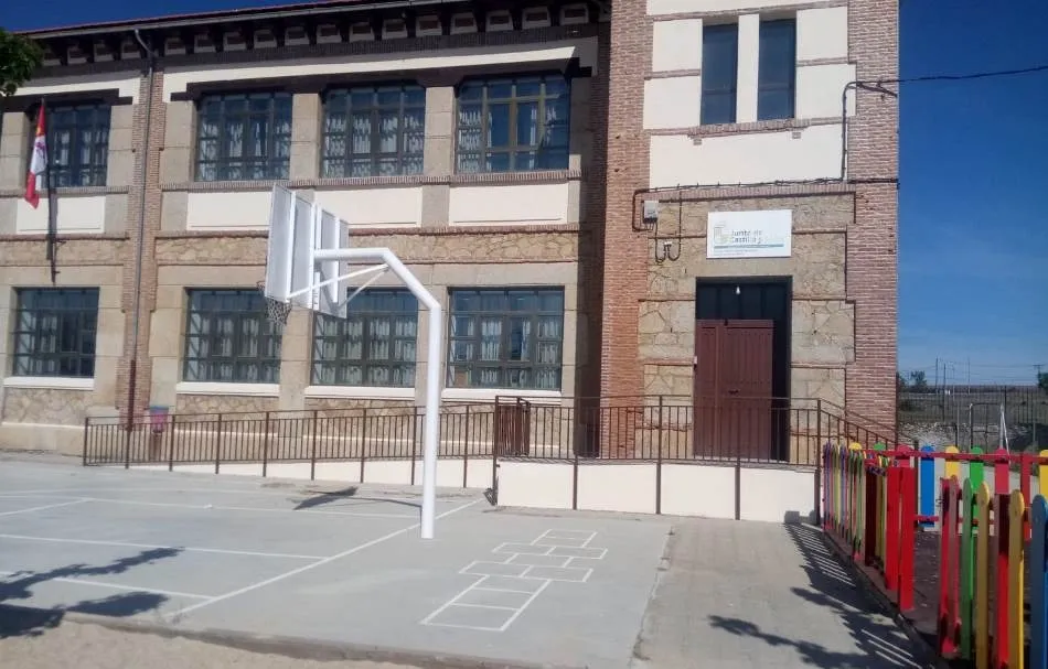 Culmina el lavado de cara al Colegio de Fuenteguinaldo  