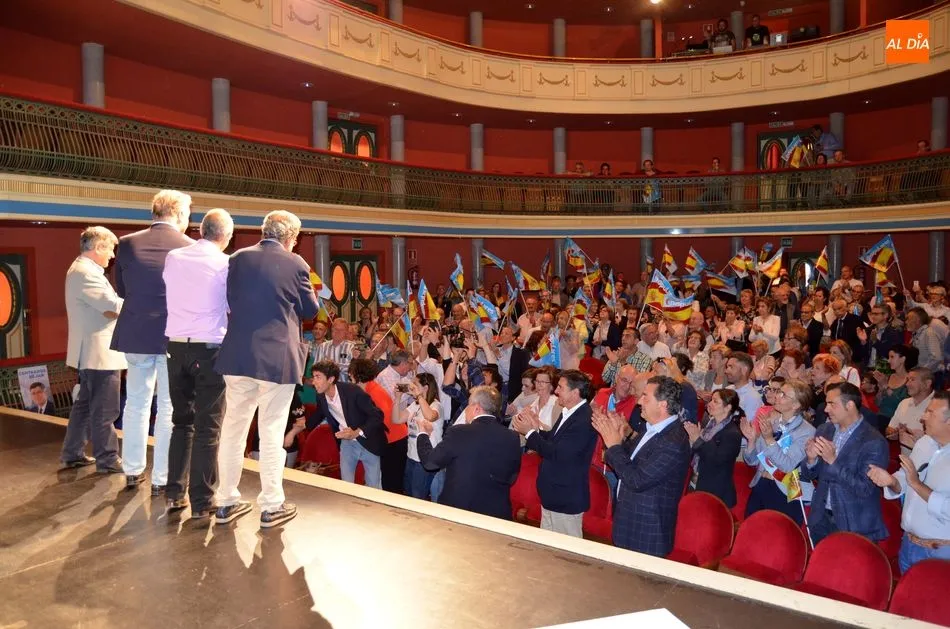 Foto 9 - El eurodiputado Gonz&aacute;lez Pons arropa a la familia Popular y promete recibir a&nbsp;Ri&ntilde;ones en...