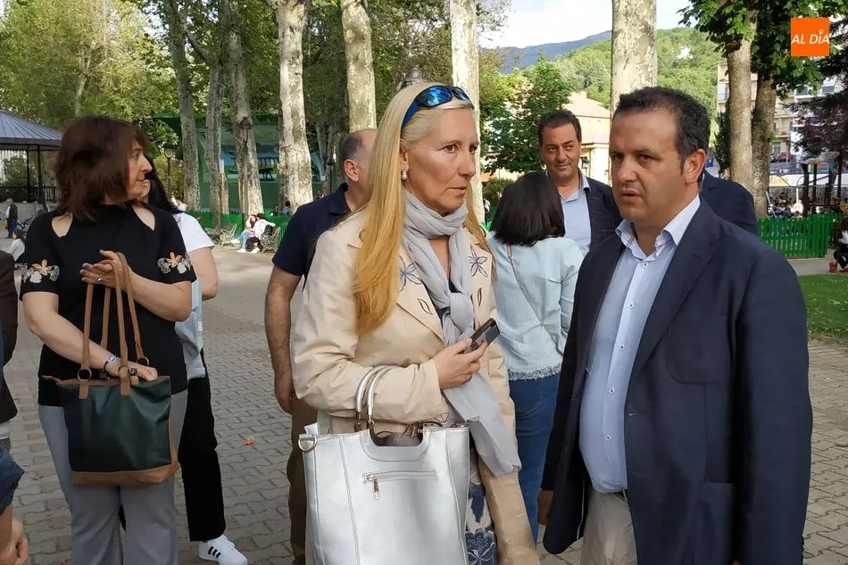 Foto 10 - El eurodiputado Gonz&aacute;lez Pons arropa a la familia Popular y promete recibir a&nbsp;Ri&ntilde;ones en...