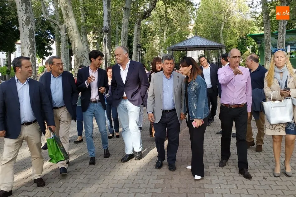 Foto 11 - El eurodiputado Gonz&aacute;lez Pons arropa a la familia Popular y promete recibir a&nbsp;Ri&ntilde;ones en...