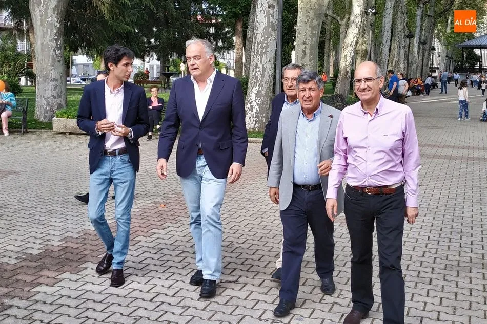 Foto 8 - El eurodiputado Gonz&aacute;lez Pons arropa a la familia Popular y promete recibir a&nbsp;Ri&ntilde;ones en...