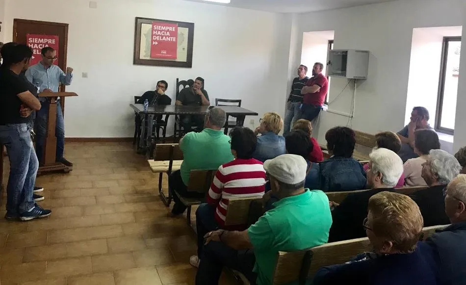 Foto 2 - Cargos de todos los niveles del PSOE arropan su candidatura en Gallegos de Arga&ntilde;&aacute;n  