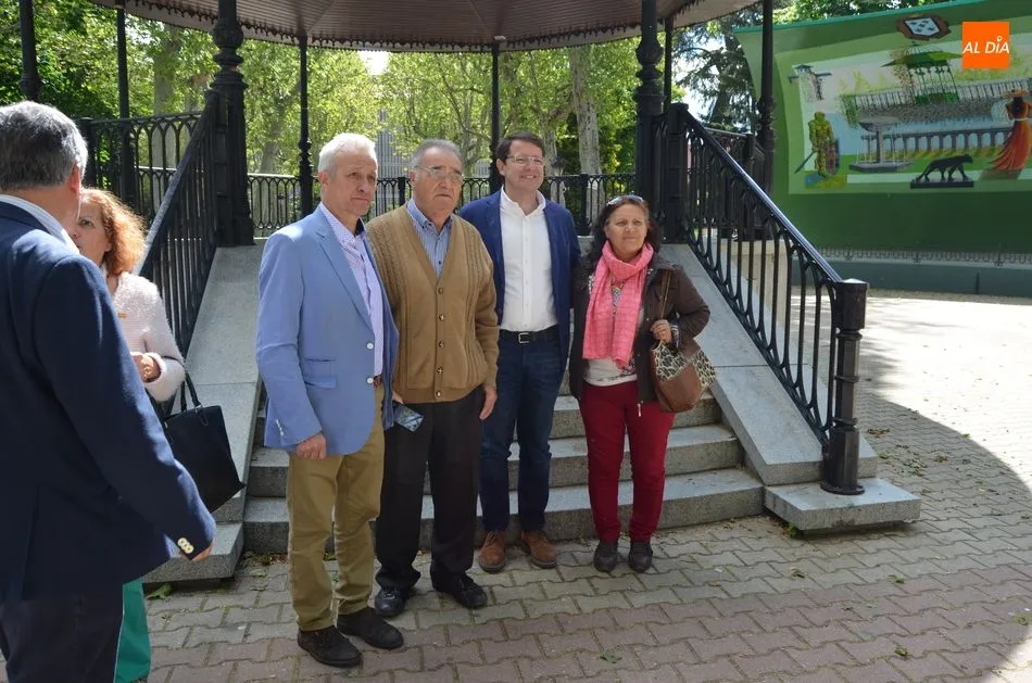 Foto 9 - Ma&ntilde;ueco pasa por B&eacute;jar para apoyar a la familia Popular de la comarca en el &uacute;ltimo d&iacute;a de...