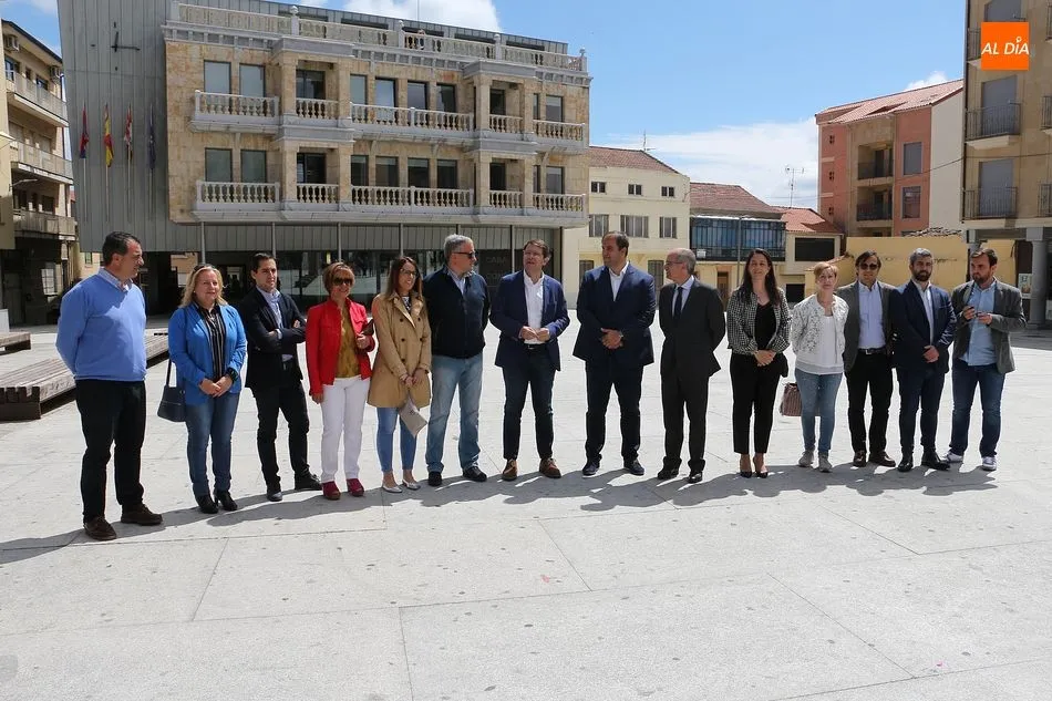 Foto 5 - Alfonso Fern&aacute;ndez Ma&ntilde;ueco: &ldquo;Roberto Mart&iacute;n es la persona indicada para liderar Guijuelo&rdquo;