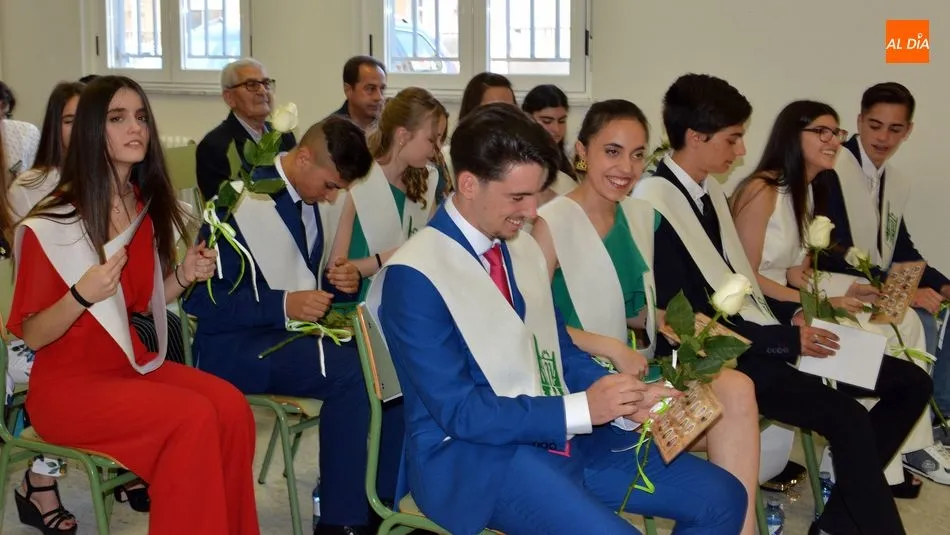 Foto 7 - Quince j&oacute;venes del Abadengo se grad&uacute;an en Bachillerato en el IES de Lumbrales