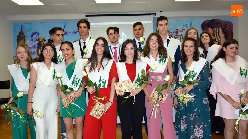 Foto 4 - Quince j&oacute;venes del Abadengo se grad&uacute;an en Bachillerato en el IES de Lumbrales