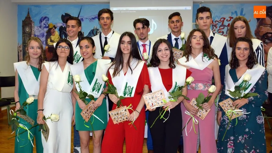 Foto 6 - Quince j&oacute;venes del Abadengo se grad&uacute;an en Bachillerato en el IES de Lumbrales