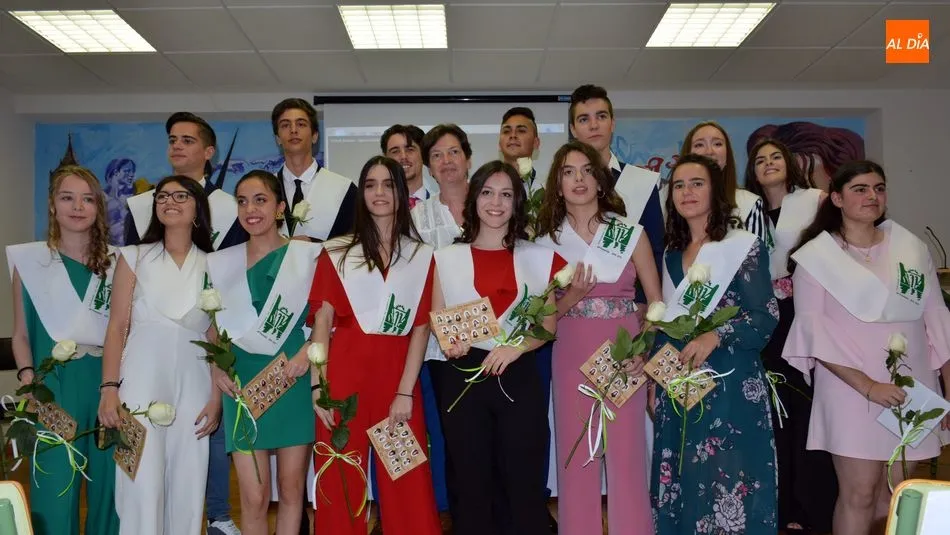 Foto 3 - Quince j&oacute;venes del Abadengo se grad&uacute;an en Bachillerato en el IES de Lumbrales