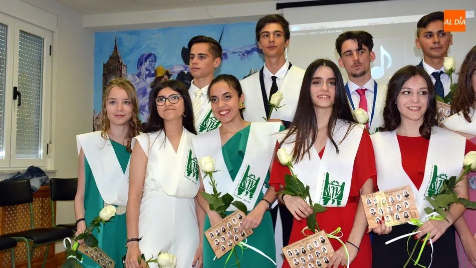 Foto 5 - Quince j&oacute;venes del Abadengo se grad&uacute;an en Bachillerato en el IES de Lumbrales