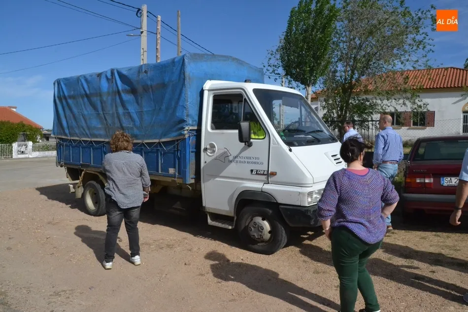 Foto 10 - Laboriosa preparaci&oacute;n de las 22 mesas electorales por parte de trabajadores municipales  