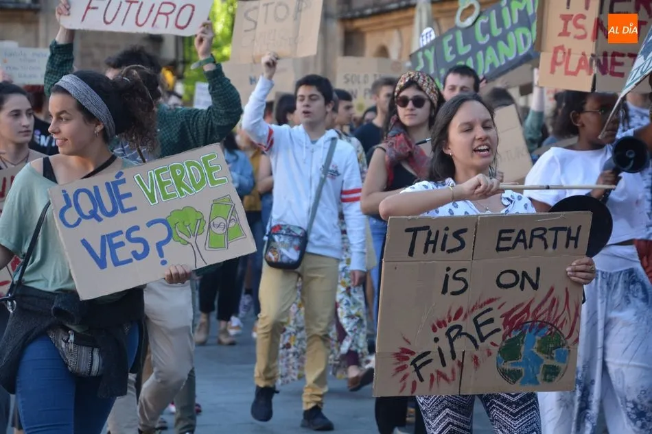 Foto 10 - Salamanca se suma con una manifestaci&oacute;n a las protestas contra el cambio clim&aacute;tico