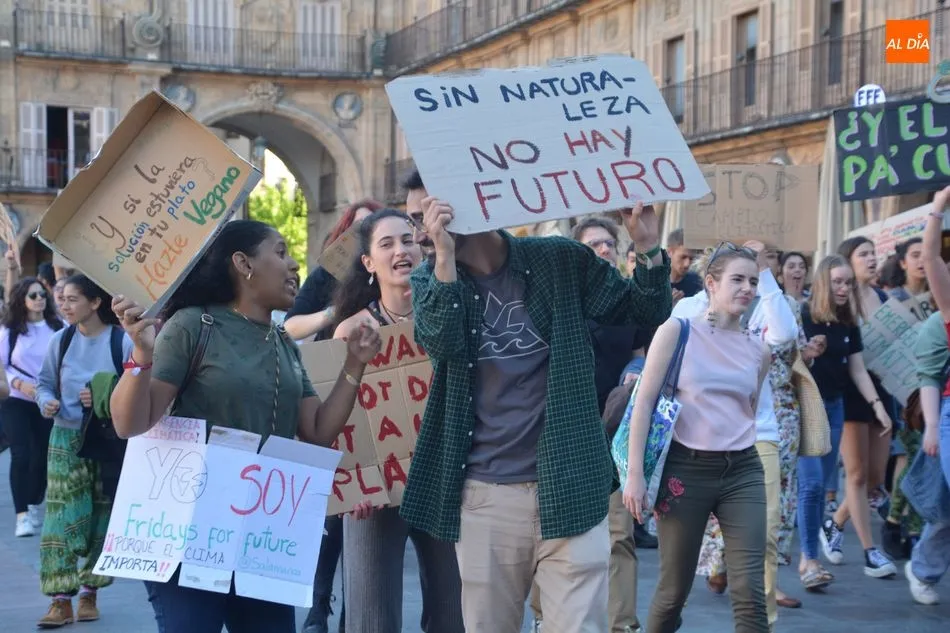 Foto 9 - Salamanca se suma con una manifestaci&oacute;n a las protestas contra el cambio clim&aacute;tico