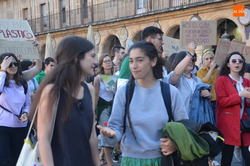 Foto 6 - Salamanca se suma con una manifestaci&oacute;n a las protestas contra el cambio clim&aacute;tico