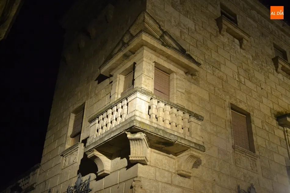 Foto 3 - La Plazuela del Conde estrena iluminaci&oacute;n art&iacute;stica  