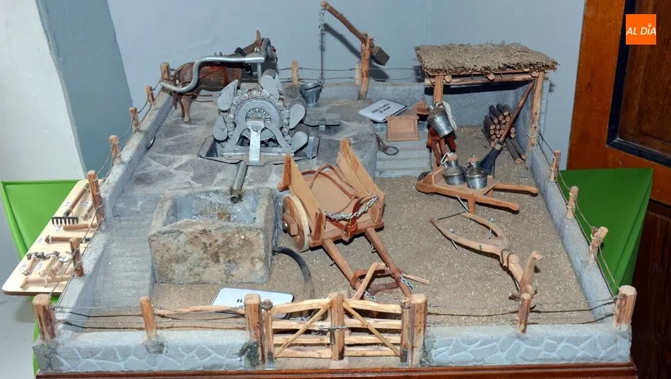 Foto 8 - Agust&iacute;n Villoria cede al Ayuntamiento sus maquetas artesanales de los monumentos de la Villa de...