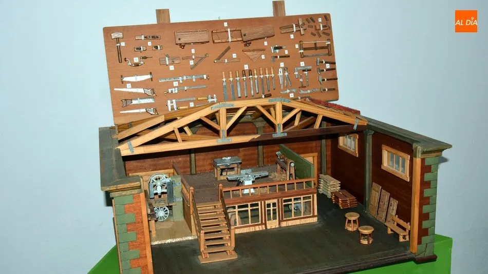Foto 4 - Agust&iacute;n Villoria cede al Ayuntamiento sus maquetas artesanales de los monumentos de la Villa de...