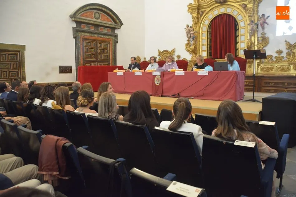 Foto 6 - Los alumnos de &uacute;ltimo curso de Logopedia celebran su graduaci&oacute;n
