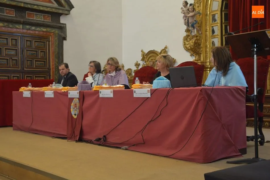 Foto 4 - Los alumnos de &uacute;ltimo curso de Logopedia celebran su graduaci&oacute;n