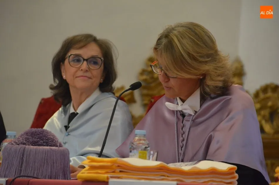Foto 2 - Los alumnos de &uacute;ltimo curso de Logopedia celebran su graduaci&oacute;n