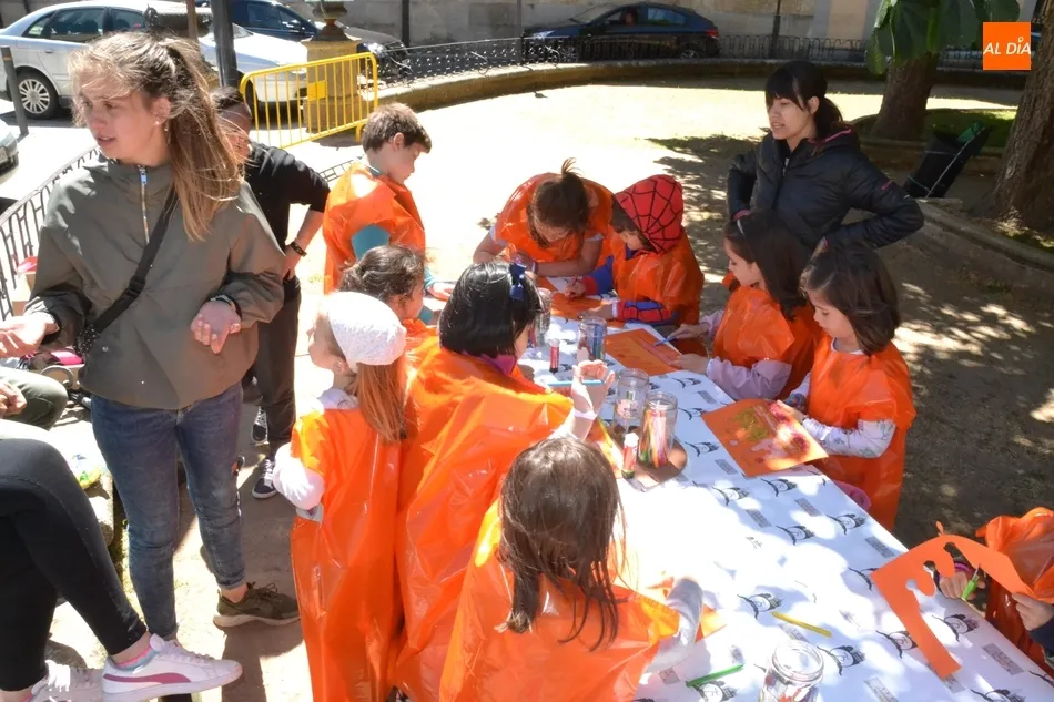 Foto 6 - Los ni&ntilde;os se visten del &Iacute;dolo de Ciudad Rodrigo para celebrar el 75 Aniversario  