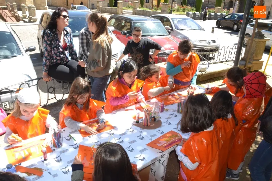 Foto 5 - Los ni&ntilde;os se visten del &Iacute;dolo de Ciudad Rodrigo para celebrar el 75 Aniversario  