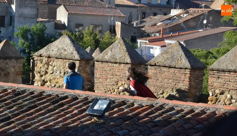 Foto 5 - Otro medio centenar de personas disfruta de la visita teatralizada al Parador  