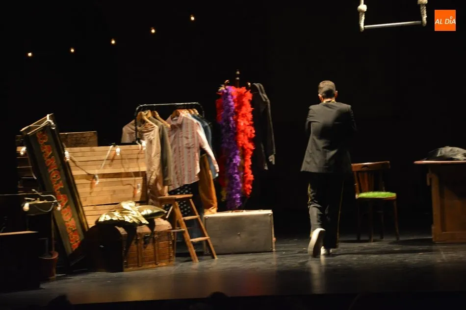 Foto 9 - Teatro de Poniente ilumina el Liceo con &lsquo;&iquest;Hac&iacute;a donde vuelan las moscas?&rsquo;