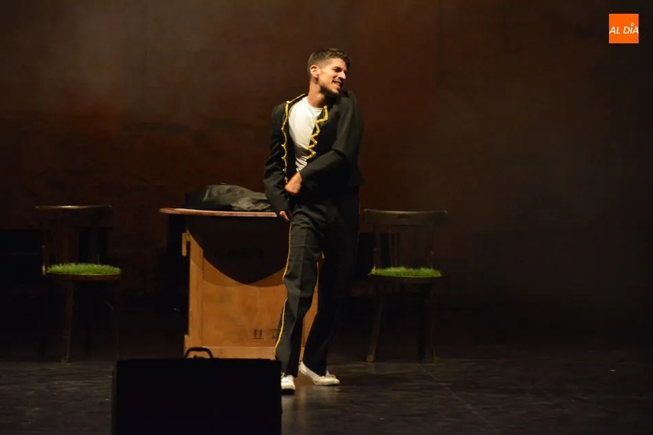 Foto 7 - Teatro de Poniente ilumina el Liceo con &lsquo;&iquest;Hac&iacute;a donde vuelan las moscas?&rsquo;