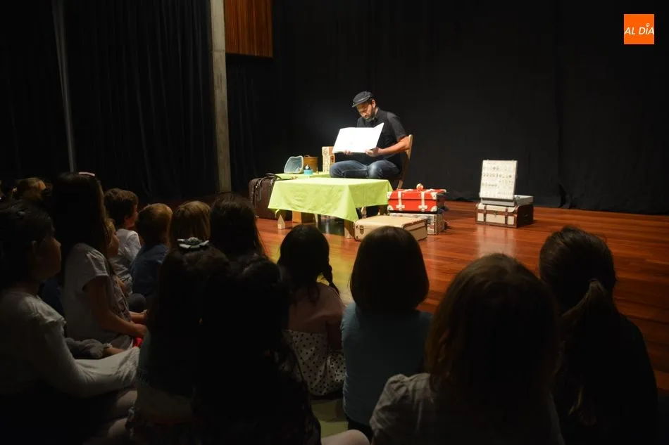 Foto 5 - Juan Malabar hace las delicias del p&uacute;blico infantil con sus &lsquo;Cuentos canallas&rsquo;