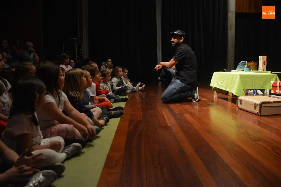 Foto 3 - Juan Malabar hace las delicias del p&uacute;blico infantil con sus &lsquo;Cuentos canallas&rsquo;