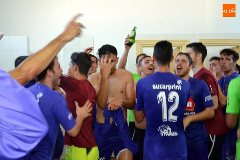 Foto 2 - Un 2-1 ante el Ribert que hace explotar en orgullo a un CD Pe&ntilde;aranda que acaricia el trabajado...