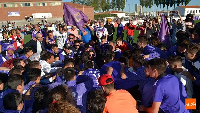 El Luis García se convertía en una fiesta tras la victoria 2-1 ante el CD Ribert