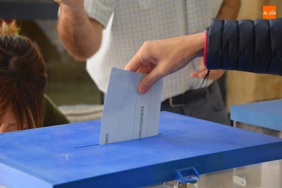 Foto 3 - M&aacute;s de 275.000 salmantinos votan en las elecciones municipales para elegir a 2.052 concejales