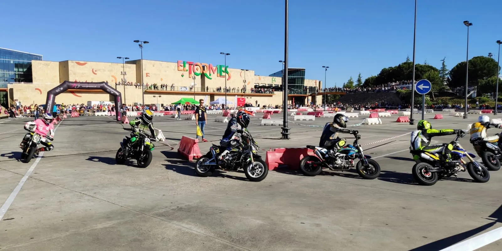 Exhibición de pitmotard en el Tormes