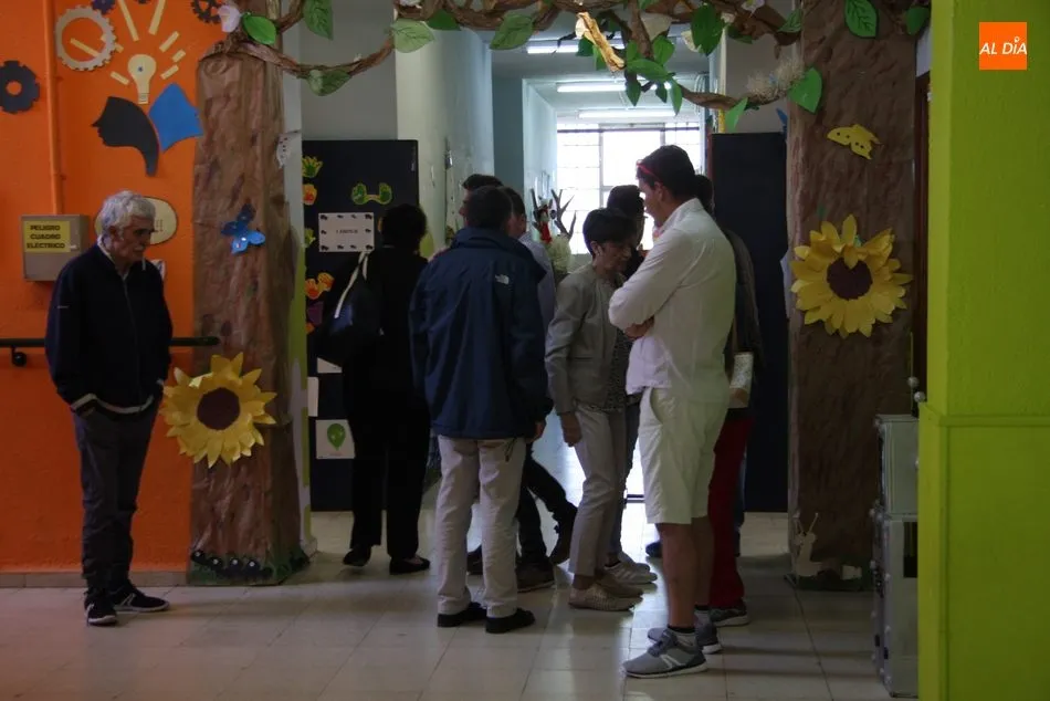 Foto 9 - Normalidad durante la ma&ntilde;ana electoral en Vitigudino y su comarca  