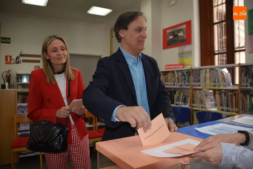 Foto 3 - Carbayo anima a los salmantinos a acudir a las urnas &ldquo;para conseguir la Salamanca del futuro&rdquo;