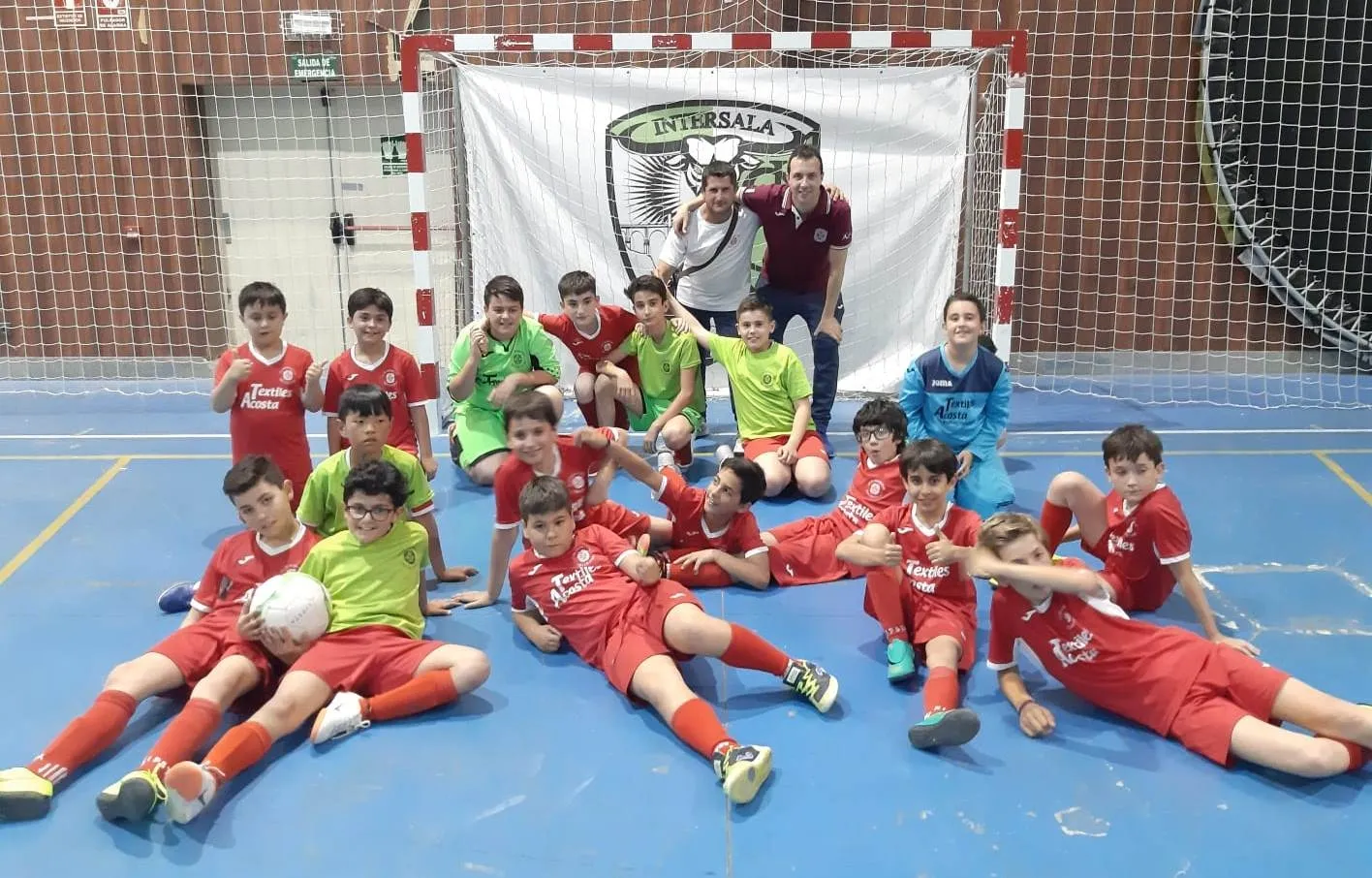 Foto 5 - El Alev&iacute;n A del III Columnas se adjudica el Torneo AVIVA  