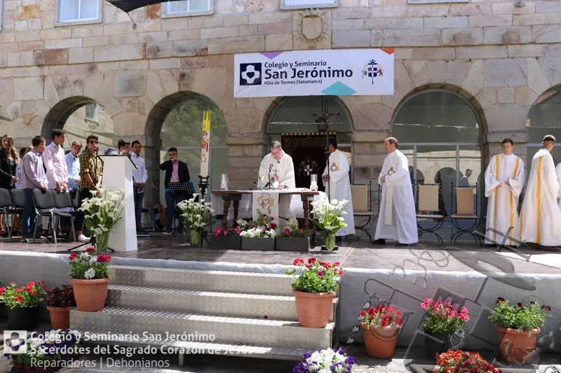 Foto 2 - Graduaci&oacute;n y tercer D&iacute;a de la Familia en San Jer&oacute;nimo