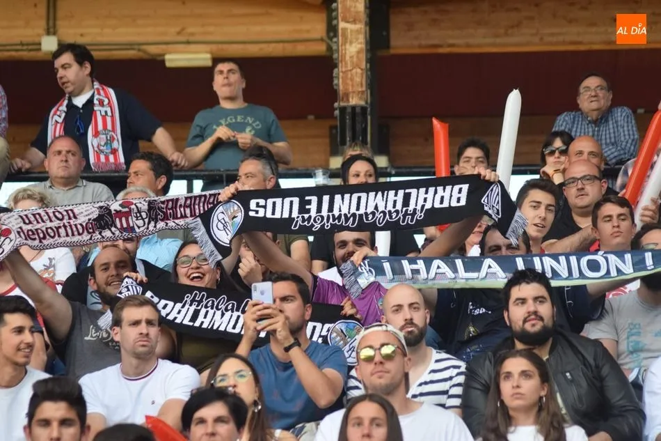 Foto 8 - Un &lsquo;salmantinizado&rsquo; Zamora acaricia el ascenso a Segunda B tras derrotar al Haro (2-1)